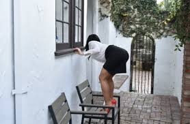 Ac dee ea a jpg x Stuck window