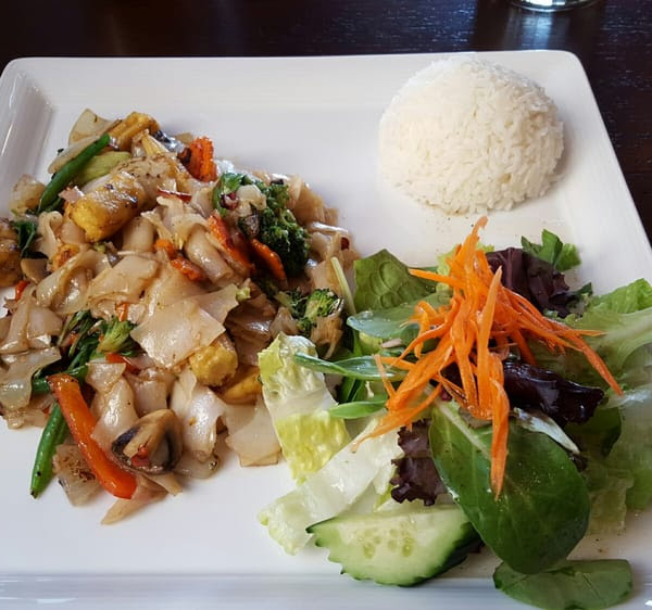 Naree Thai by null