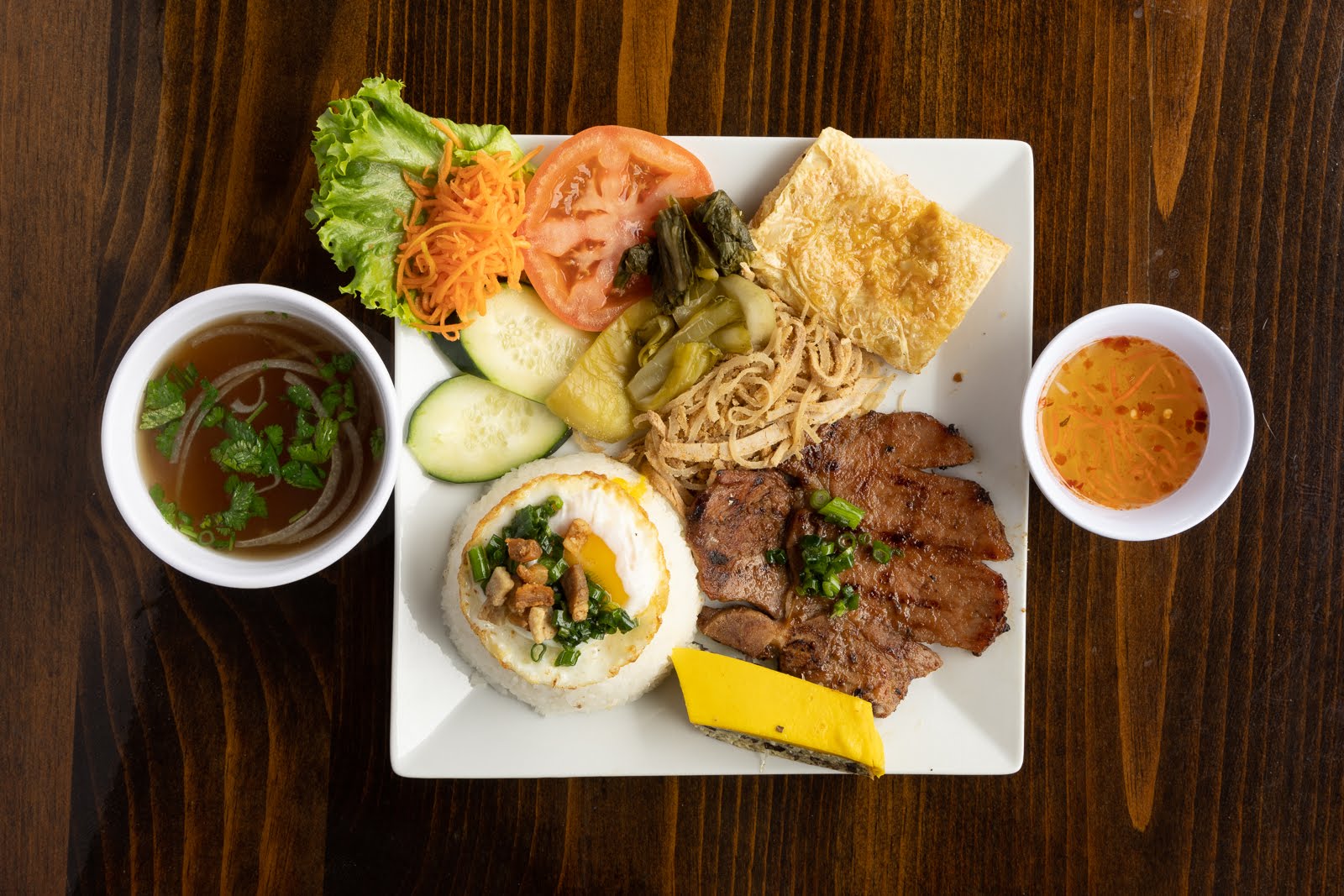 Pho Le Nguyen by null