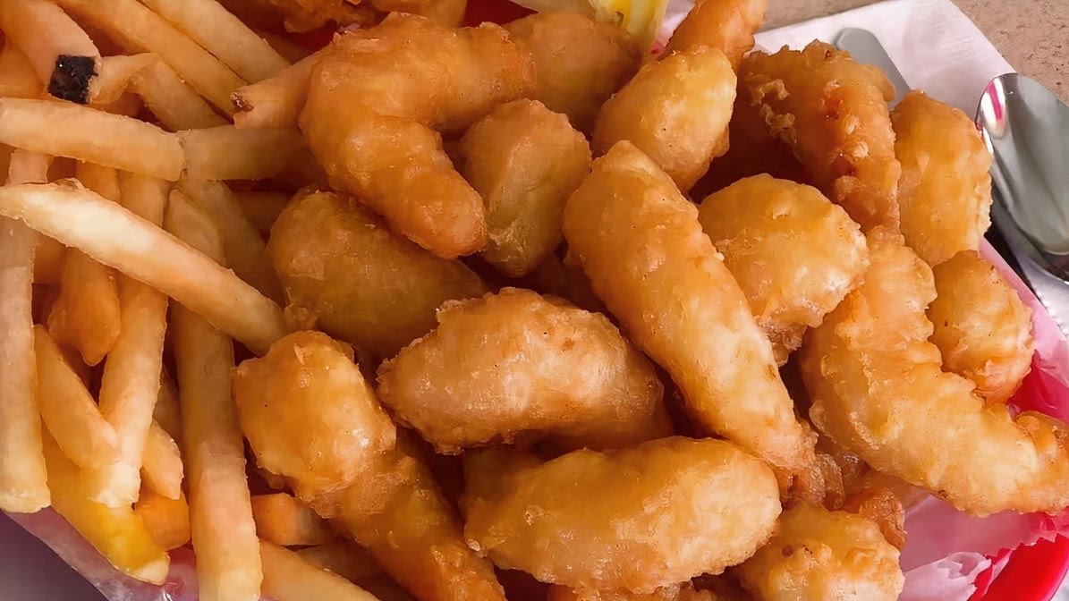 HOOKED CRISPY CHICKEN & FISH by null