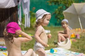 children pissing|Roadside kid in pune | I saw him pissing at first and moment… | Flickr