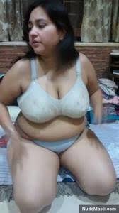 nude desi aunty bra panty|Desi Granny showing body - ThisVid.com 日本語で