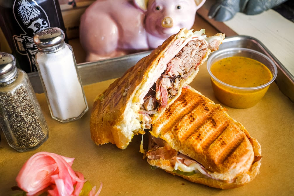 Smokehouse Q by null