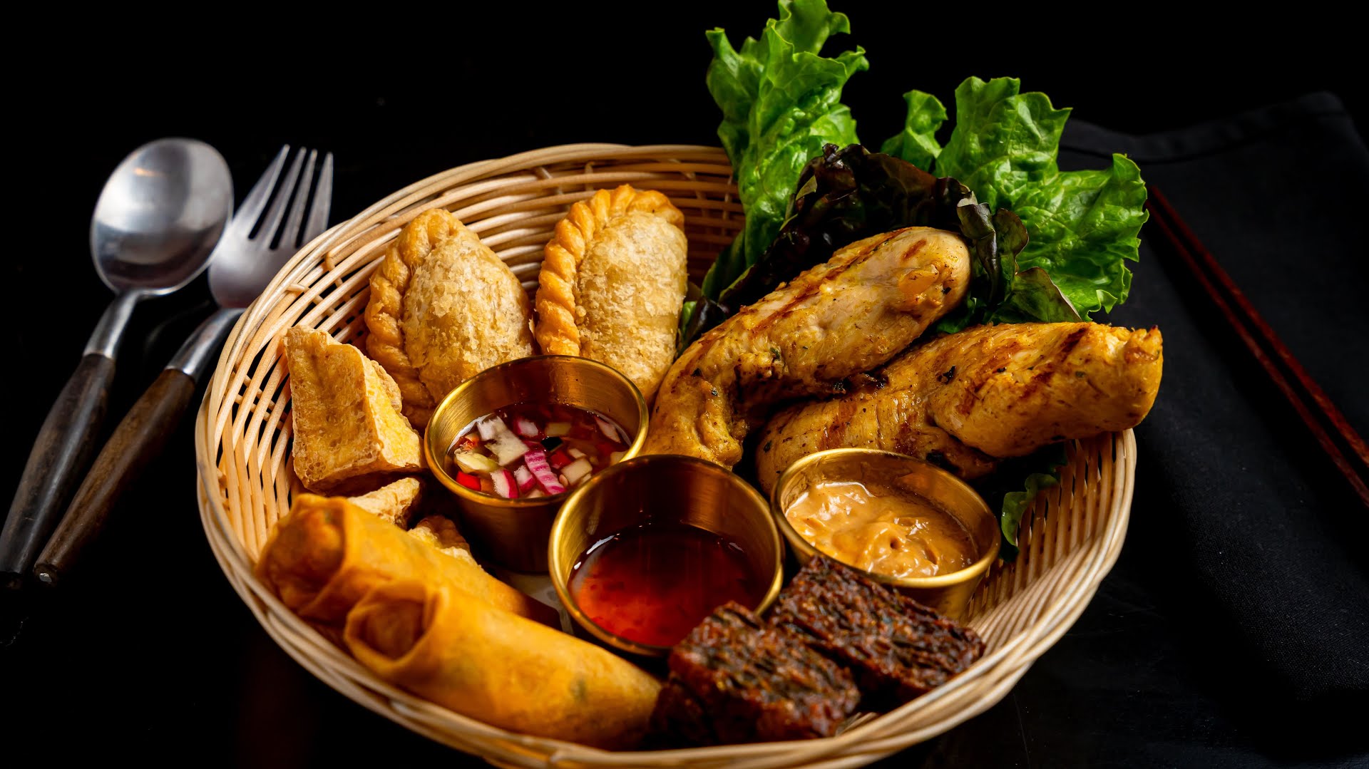 Arom Dee Thai by null