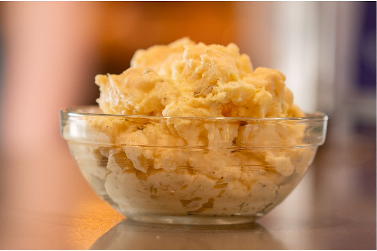 Ezell's Famous Chicken by null