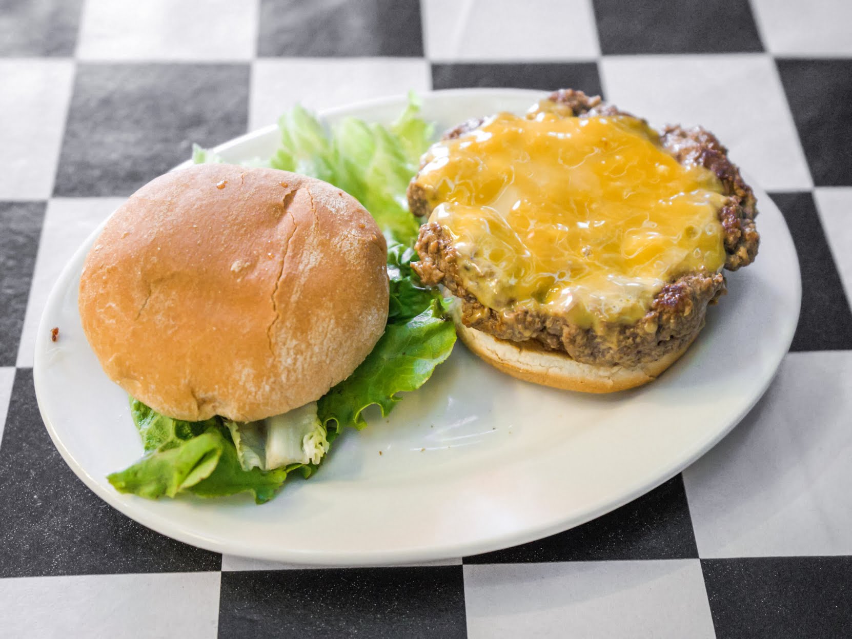Paul's Da Burger Joint by null
