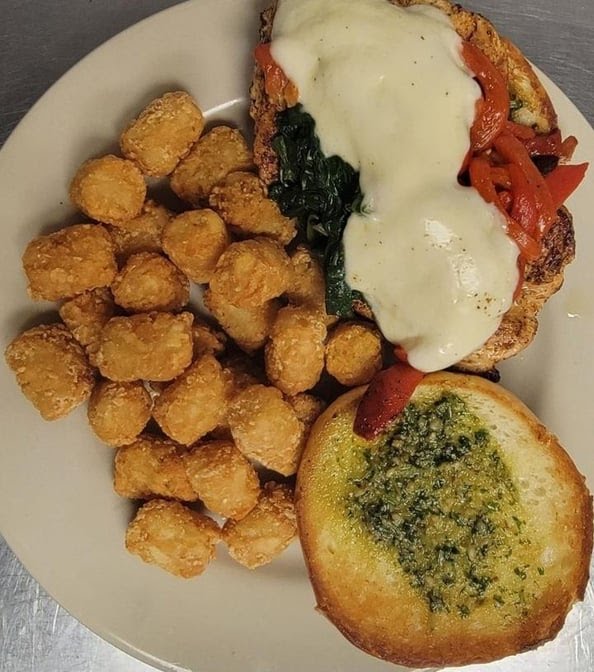 Daily Bar & Grill by null