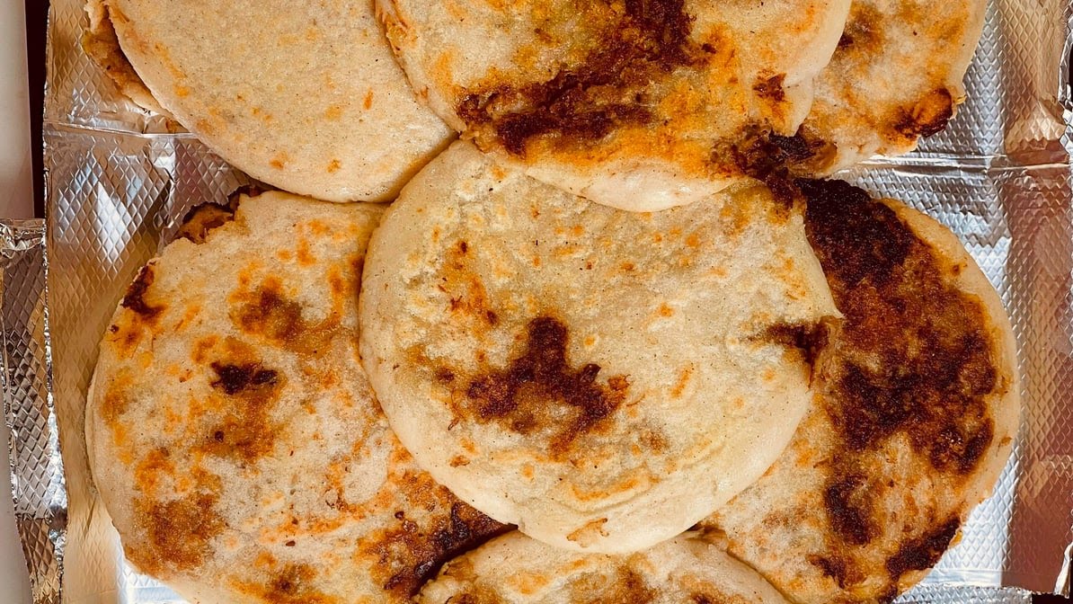 Pupuseria El Carbonero by null