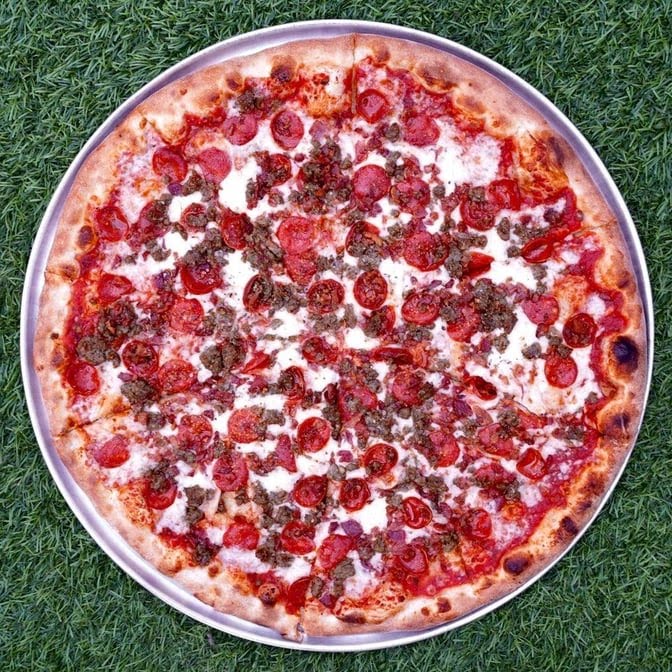 Toss Pizzeria & Pub by null