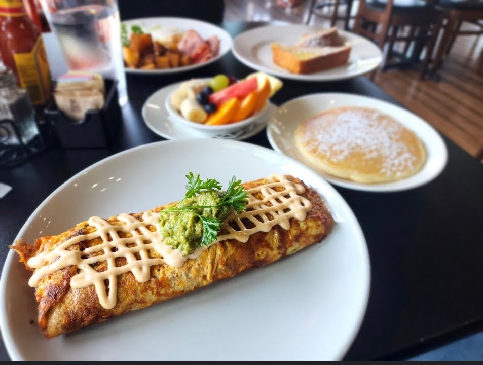 Savanna Breakfast & Lunch Northcenter by null