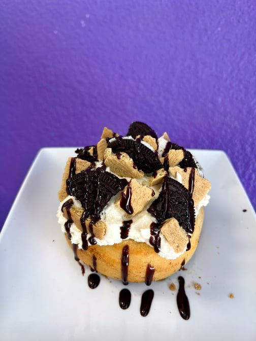 Cinnaholic by null