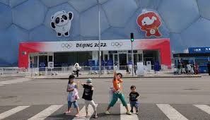 中国 女子小学生 お風呂|アジアの中国の女の子が水、泡で遊んで自宅の浴槽での写真素材・画像素材 Image 78922938