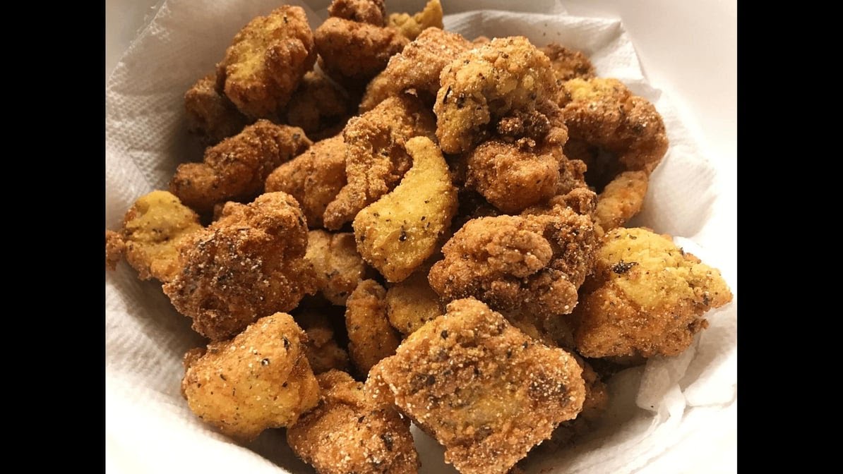 HOOKED CRISPY CHICKEN & FISH by null