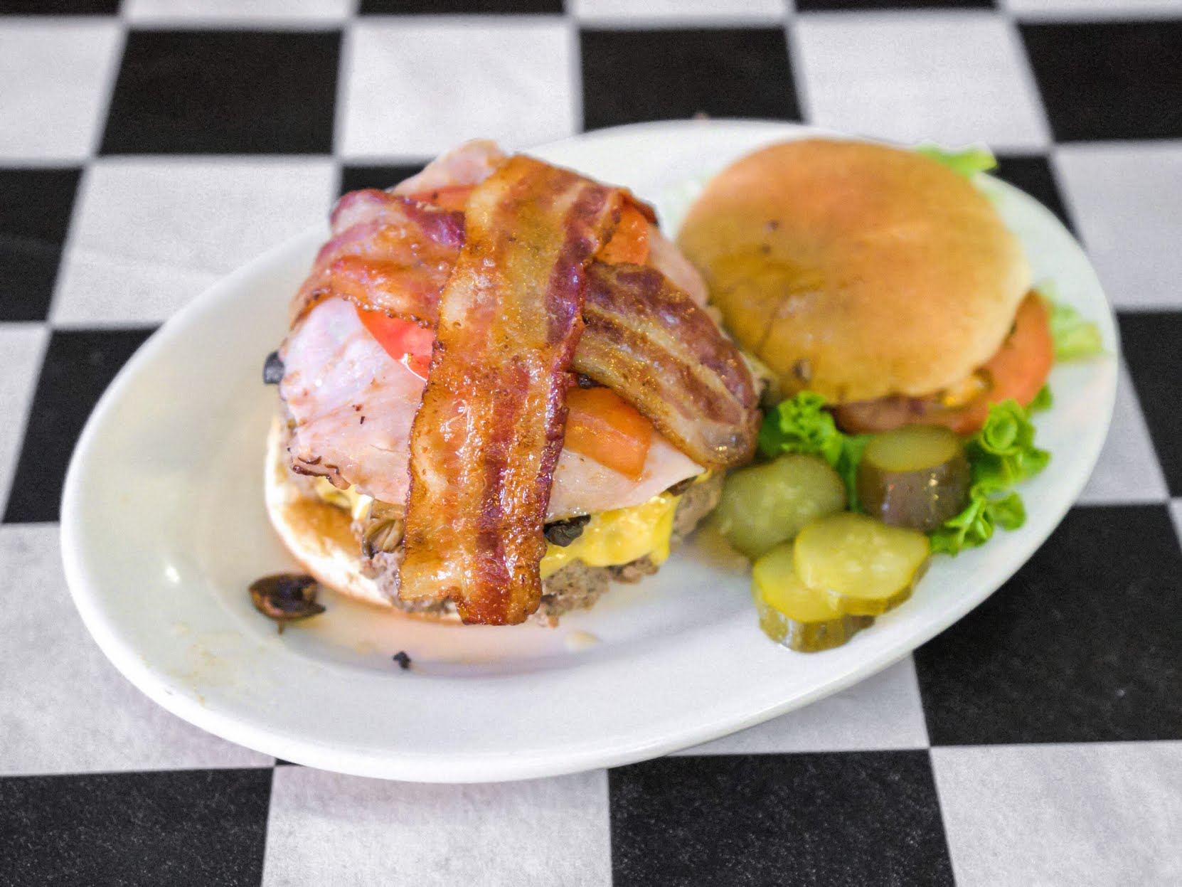 Paul's Da Burger Joint by null