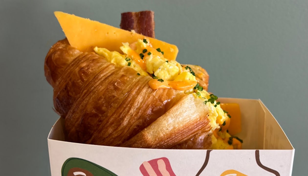 Two Guns Kitchen by null