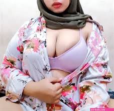 Tante hots yuni oriental jpg x Tante hijab