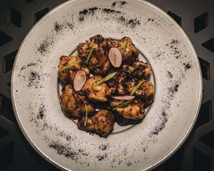 ēst Restaurant by null