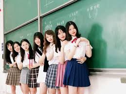 女子高生　毕业|卒業証書を持つ日本人女子高生】の画像素材(11861878) | 写真素材ならイメージナビ