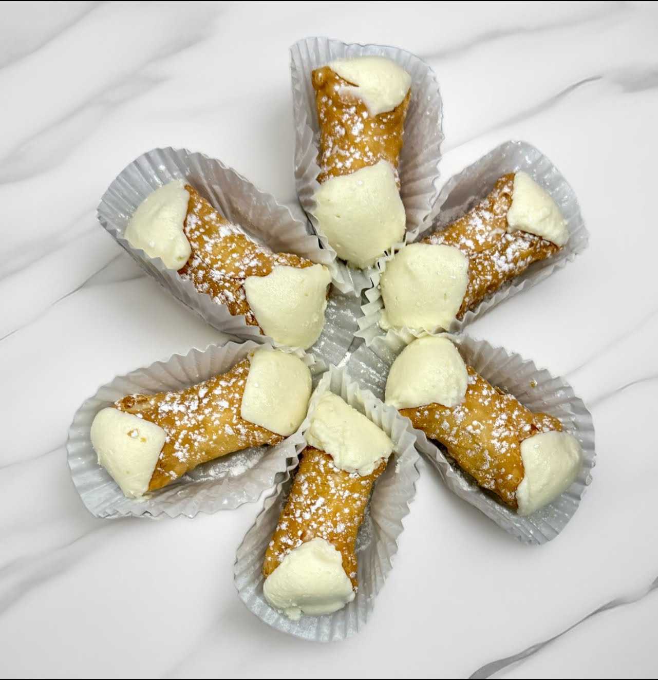 Mike's Pastry by null