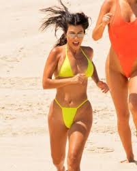 Megan fox posts pics with kourtney jpg x Kourtney kardashian sexy