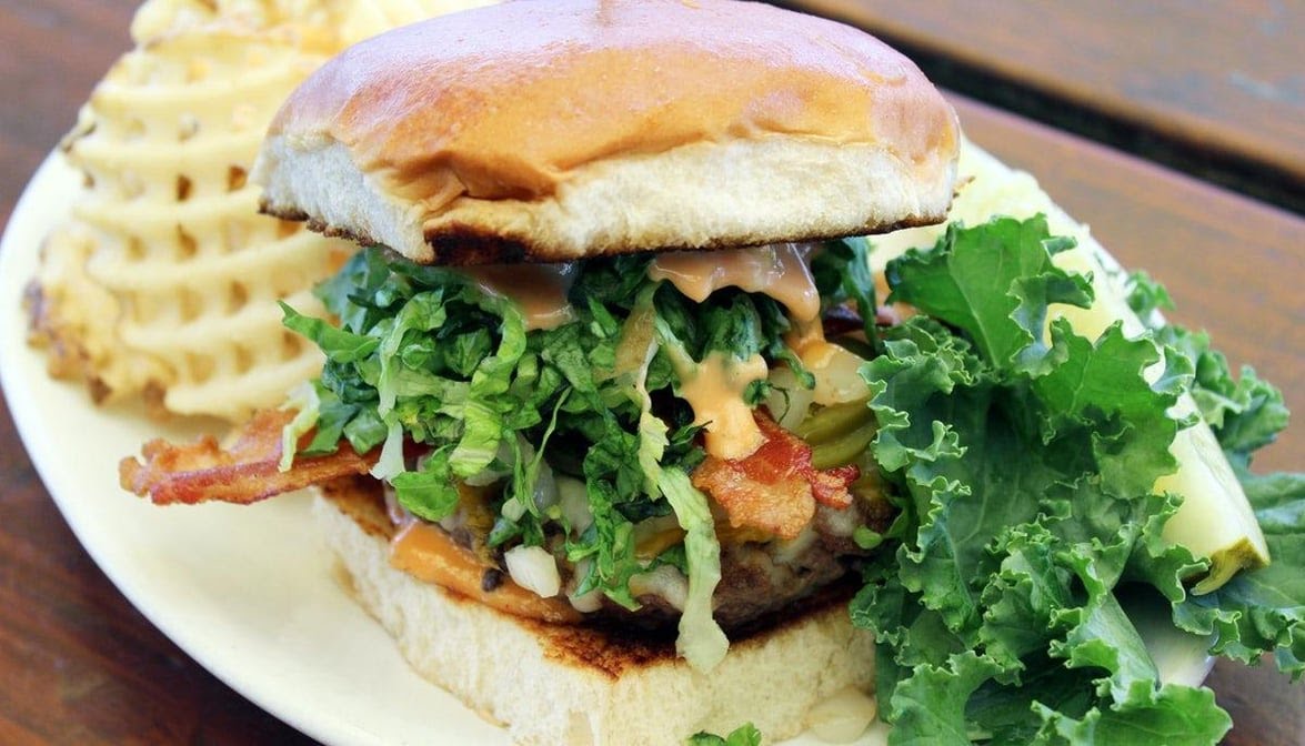 Pluckers Wing Bar by null