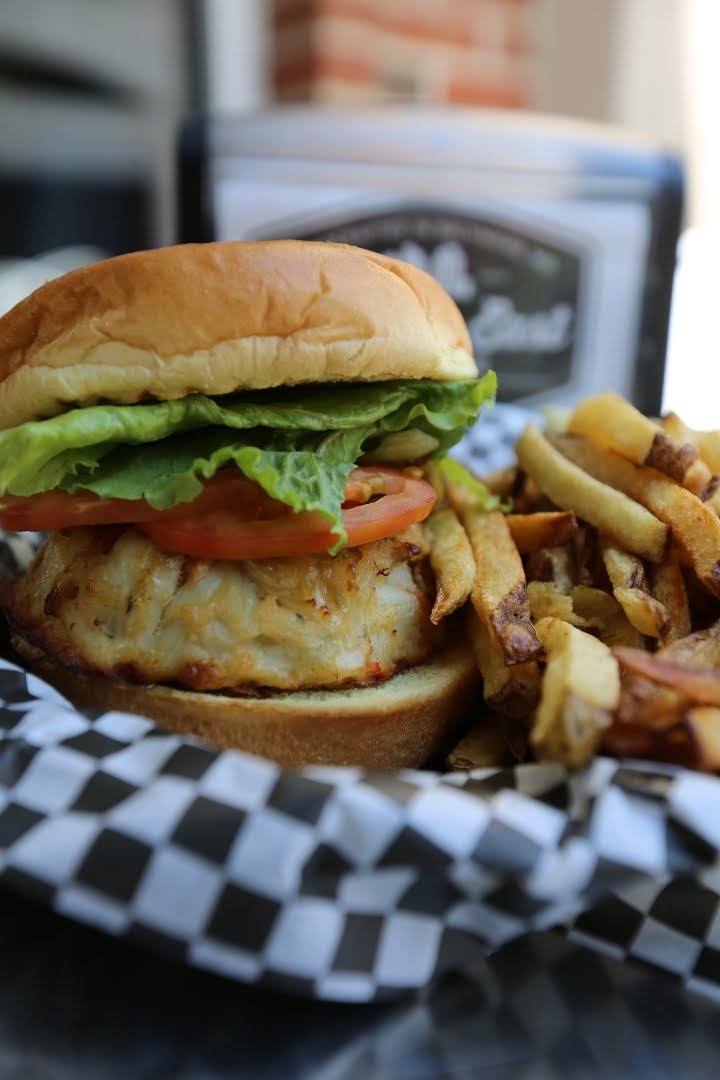 Harbor East Delicatessen & Pizzeria by null