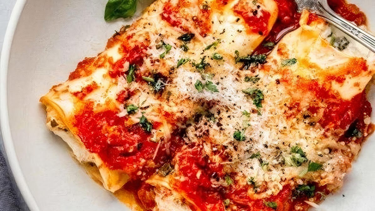 Full Moon Pizza by null