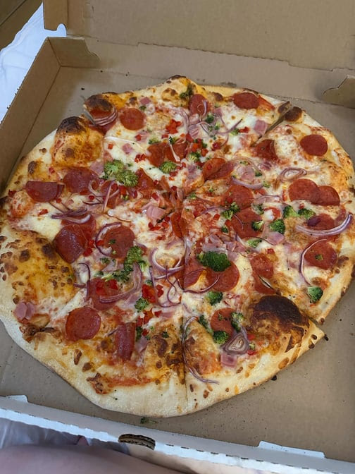 Penguin Pizza by null