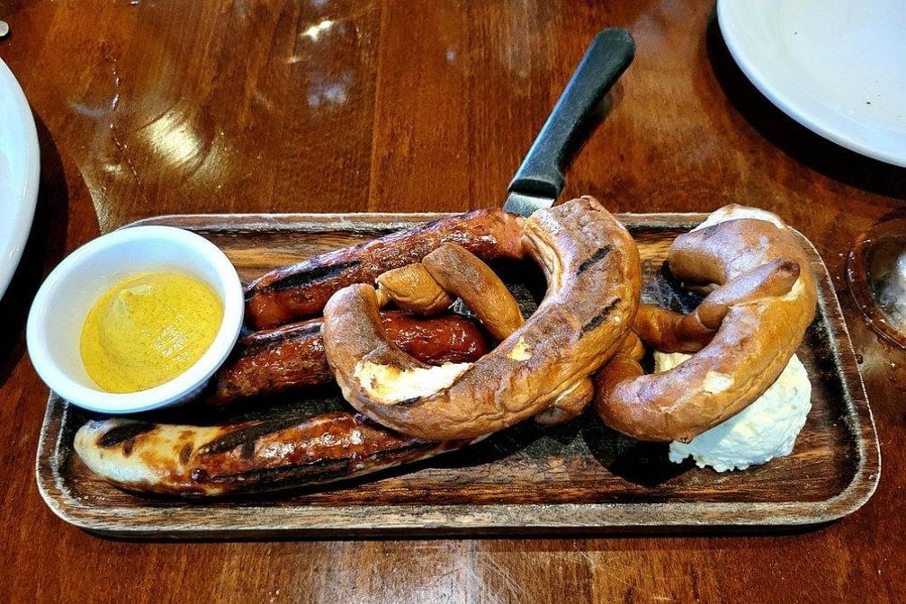 Old House Cosmopolitan by null