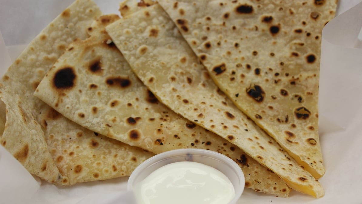 Momo's on 6th by null