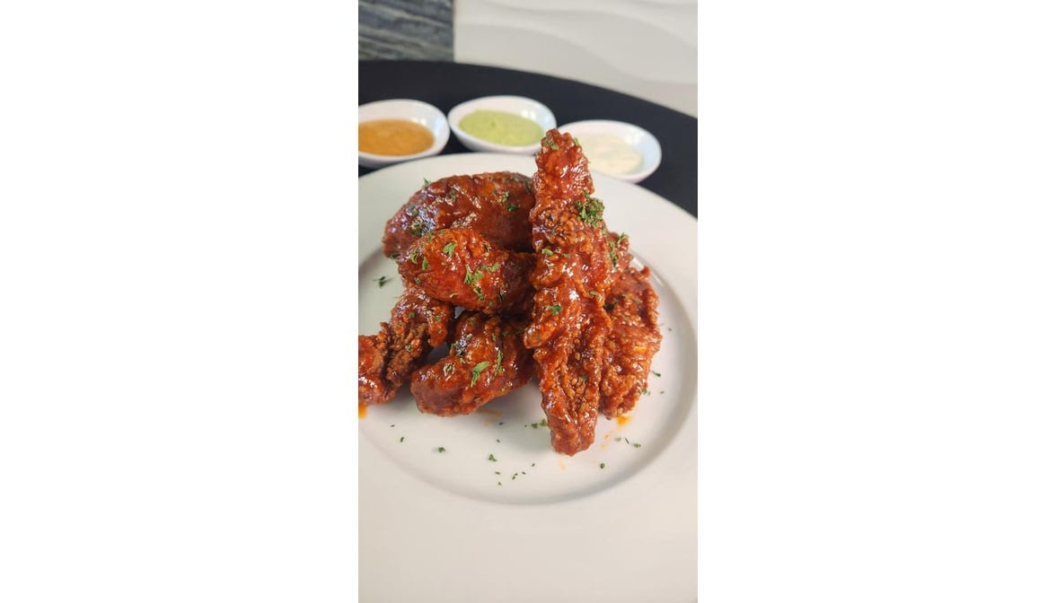 Belly's Sliders & Wings by null
