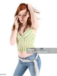 подрост девушки голые|Фото Пара подростков в легкой одежде среди зеленого и розового неона