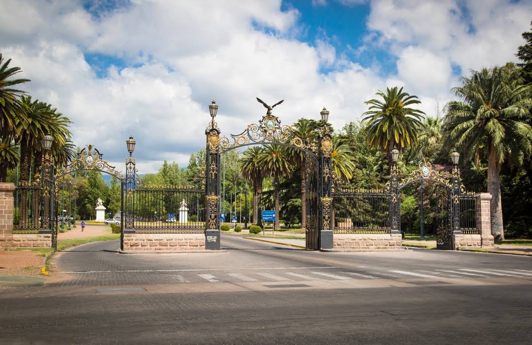 Parque General San Martín image