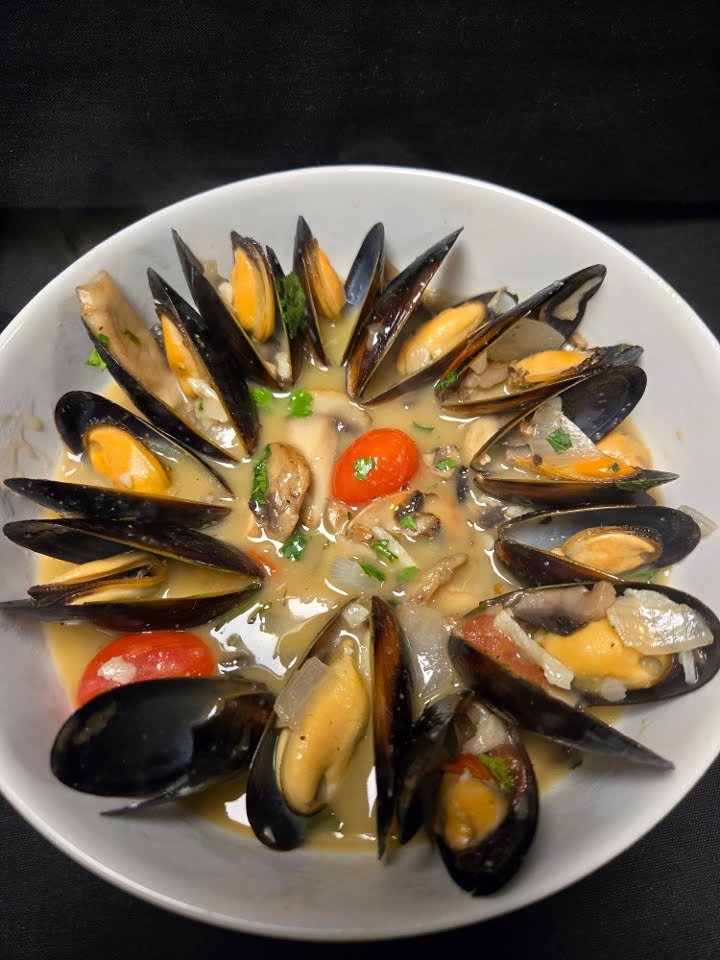 Gino's Italian Restaurant and Pizza by null