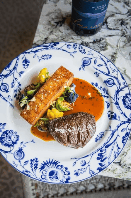 Selvin's Restaurant + Lounge by null