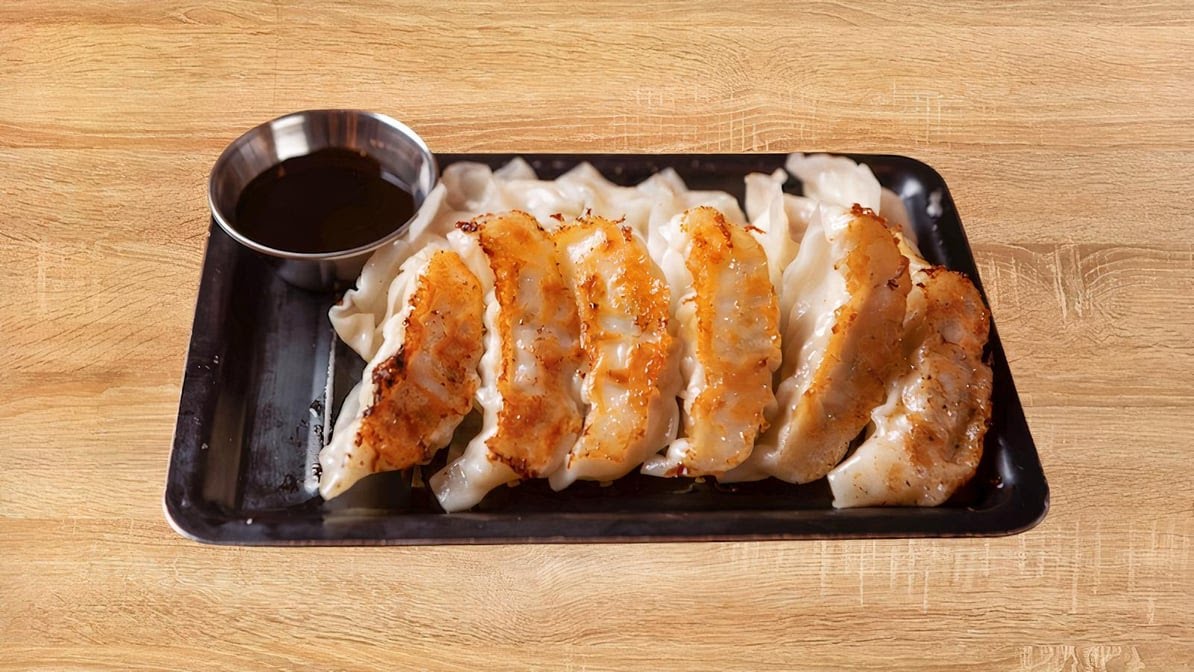 Momi Ramen by null