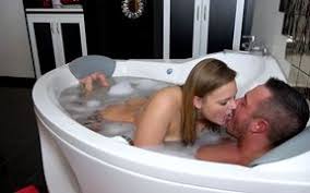 Amateur couple have sex in the bath tub jpg x Sex in bathtub