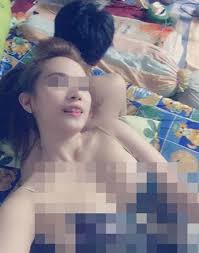 Doi nam nu dit nhau trong nha nghi bi dat camera quay len jpg x Trong nha nghi