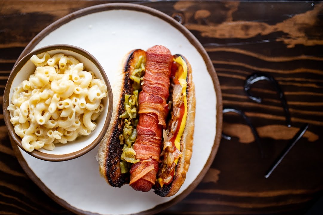 99 Bar Saloon by null