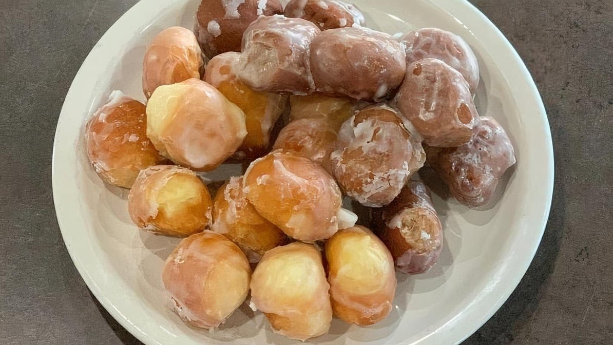 Gerald's Donuts by null