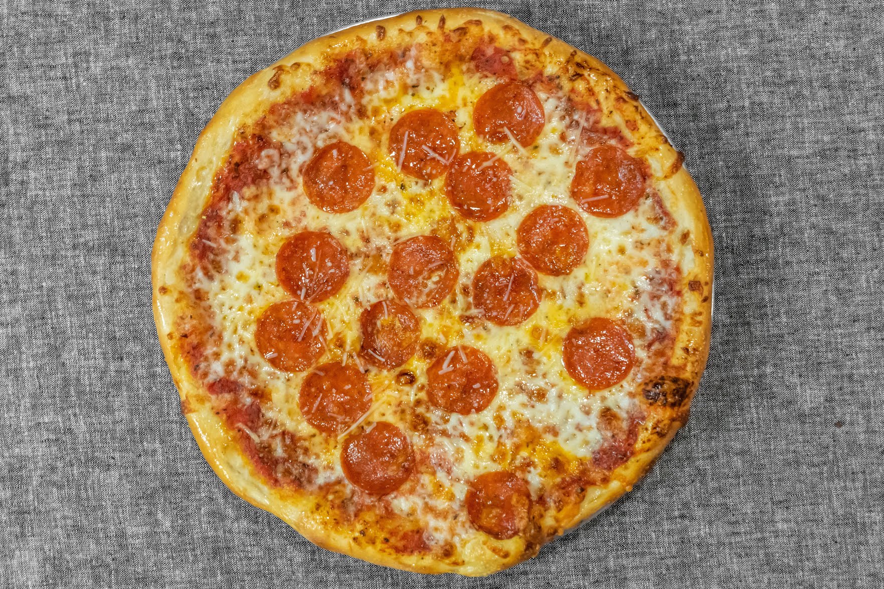 Tommie's Pizza by null