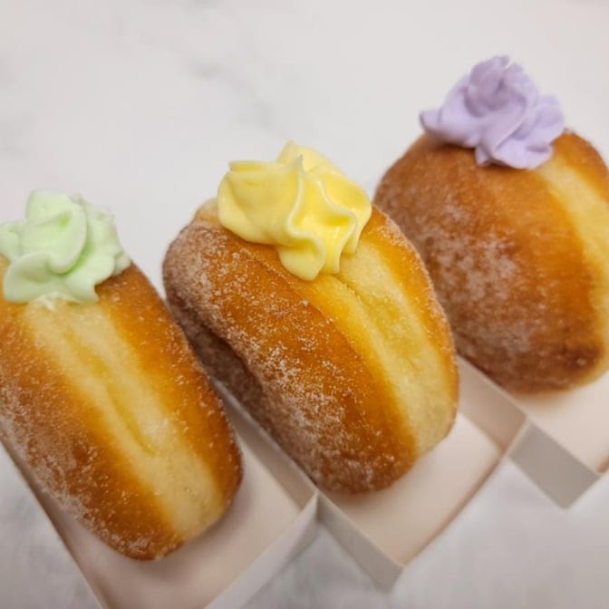 Gwenie's Pastries by null