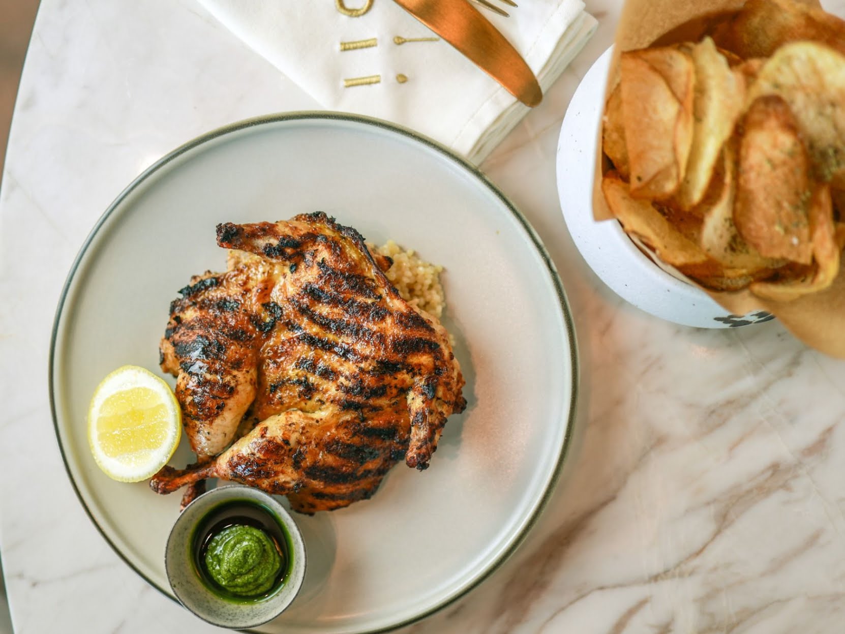 Oii Restaurant & Cafe by null