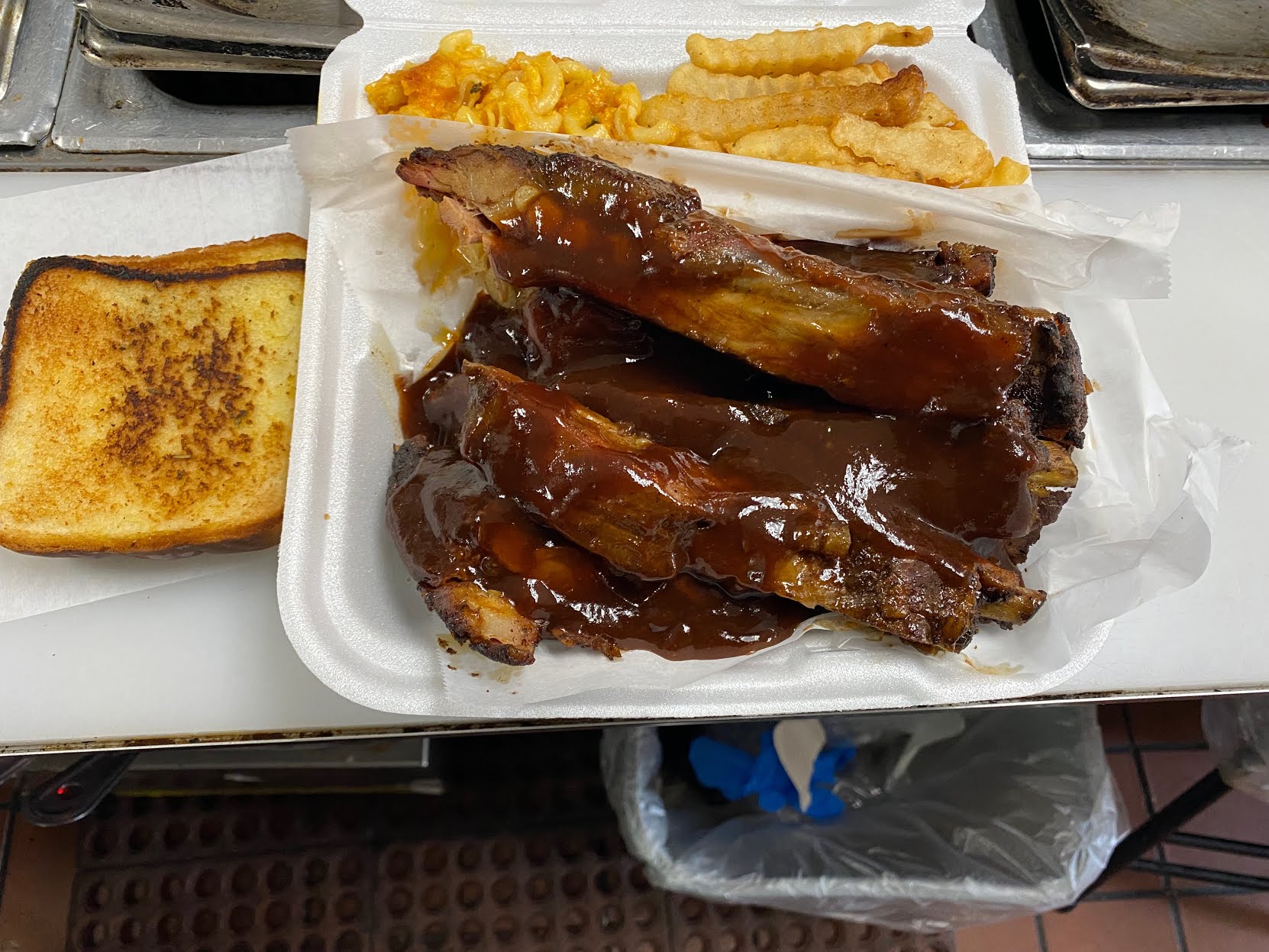 Mr. Pig's Smokehouse by null