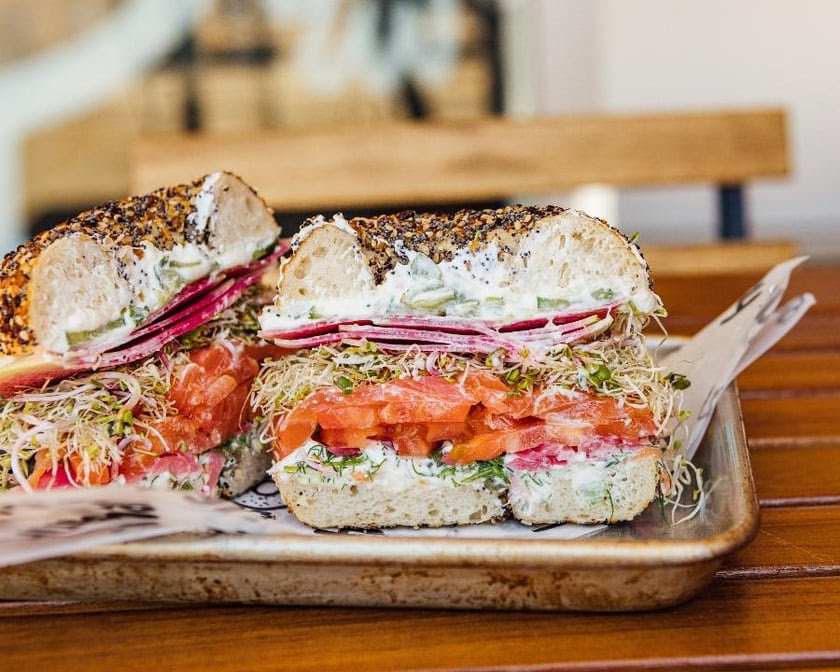 Hank's Bagels by null