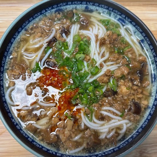 Lee’s Kitchen Noodle & Rice U Dub by null