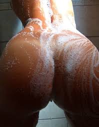 Punheta guiada brasileira com bunda perfeita no banho e se exibindo até gozar pornhub gay jpg x Perfeita tomando banho