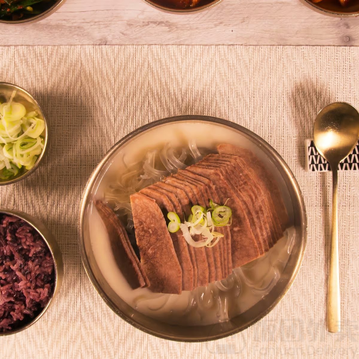 Daeho Kalbijjim & Beef Soup by null