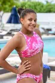 девочки в плавках