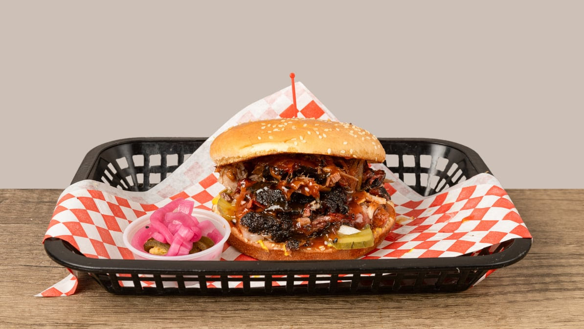 Willie's Brew & Q by null